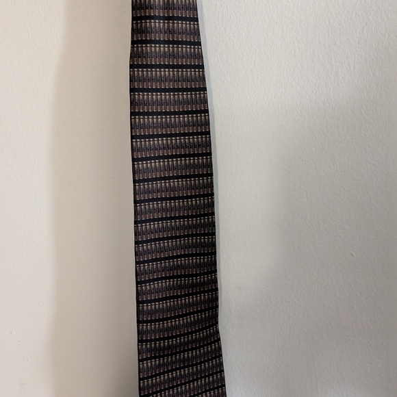 DKNY Black and Gold Patterned Tie - Picture 3 of 4